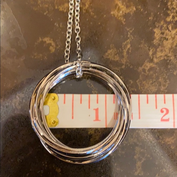 Infinity circle silver fashion necklace! NWOT - Picture 5 of 6